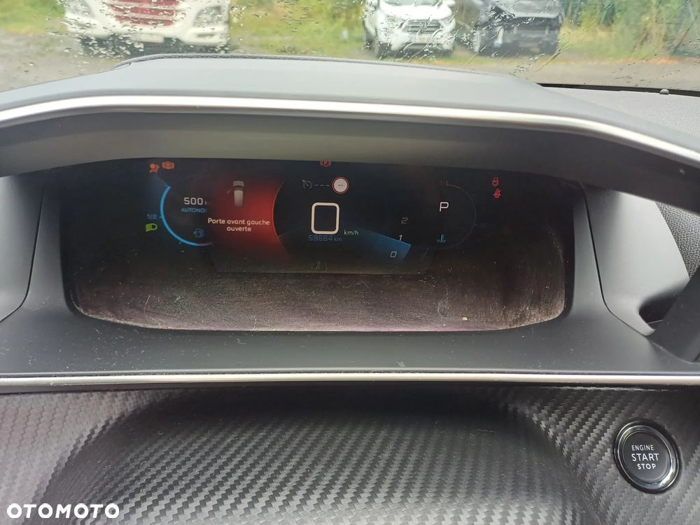 Peugeot 208 PureTech 100 EAT8 Allure - 21