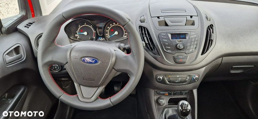 Ford Tourneo Courier - 27