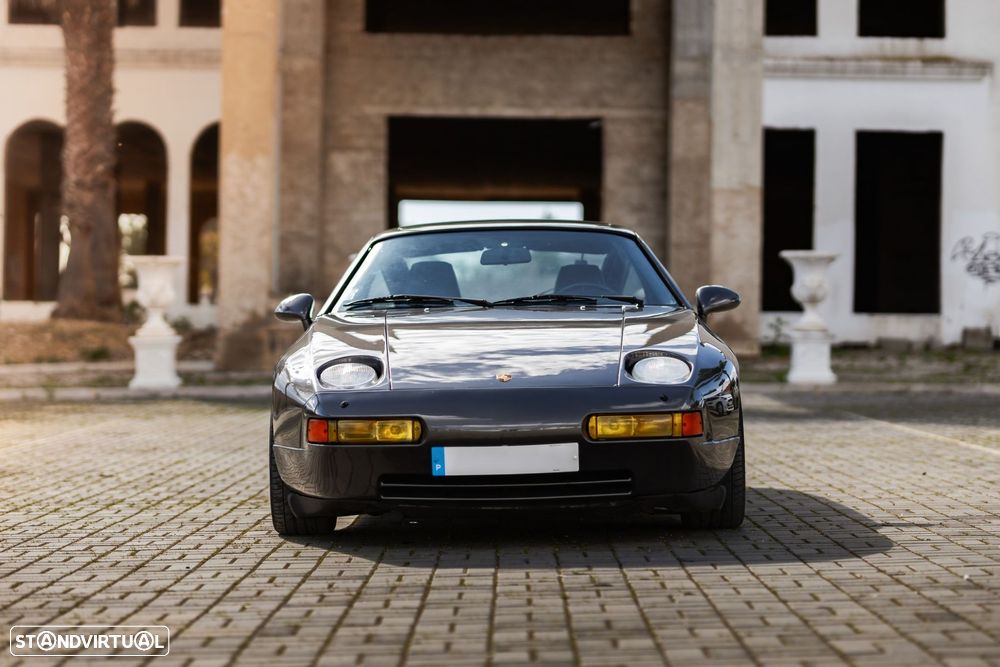Porsche 928 S4 - 3