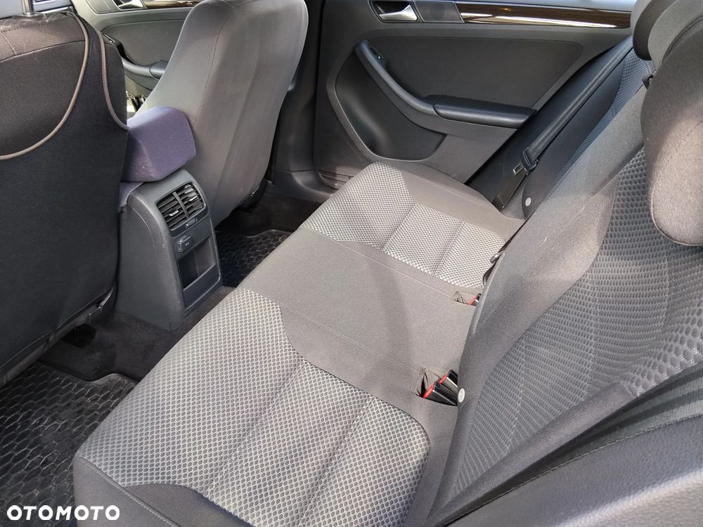 Volkswagen Jetta 1.2 TSI BlueMotion Technology - 8