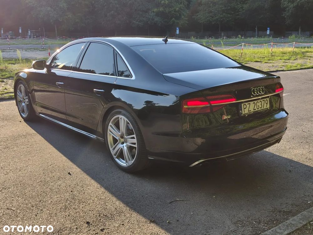 Audi S8 - 36