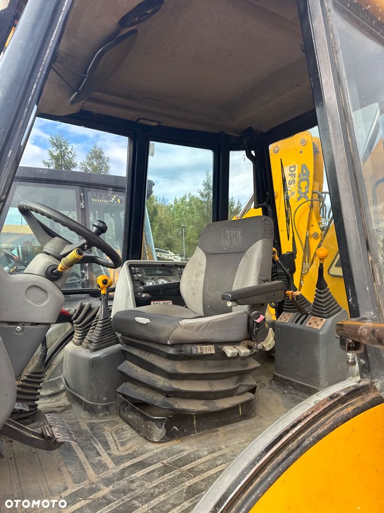 JCB 3CX - 9
