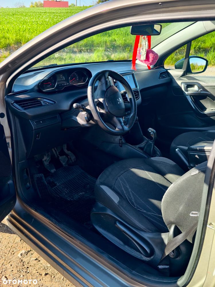 Peugeot 208 - 9