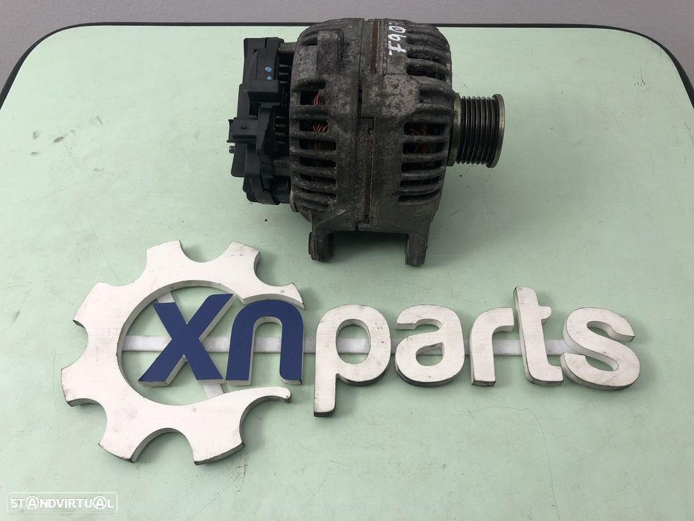 Alternador Usado RENAULT LAGUNA II (BG0/1_) 1.9 dCi REF. 0 124 525 137 MOTOR F9Q... - 2