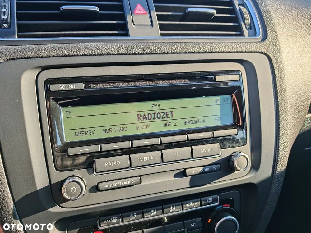 Volkswagen Jetta 1.2 TSI BlueMotion Technology Comfortline - 25