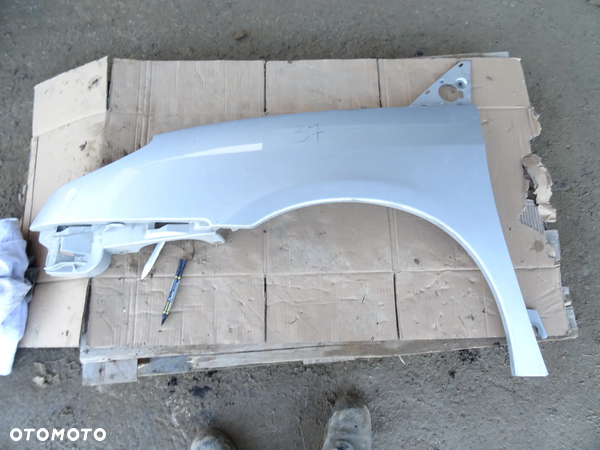 Błotnik Lewy Przód Citroen C8 Peugeot 807