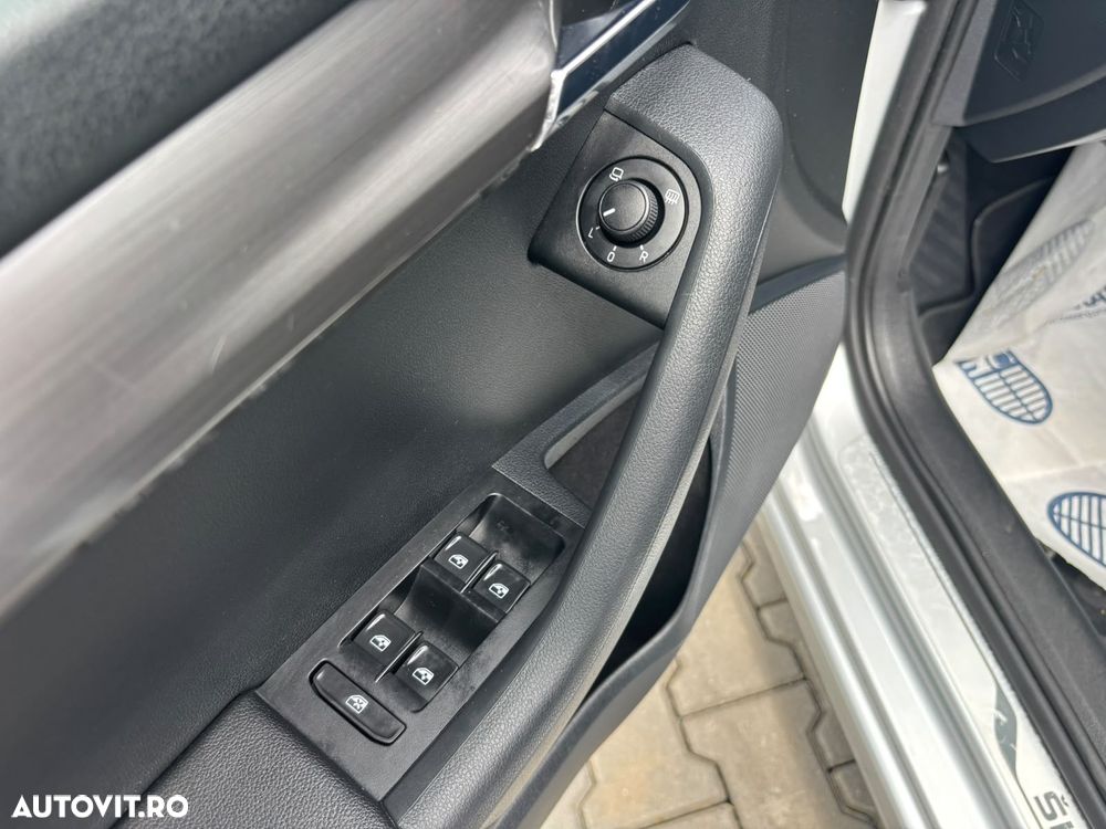 Skoda Octavia 1.6 TDI DSG Ambition - 22