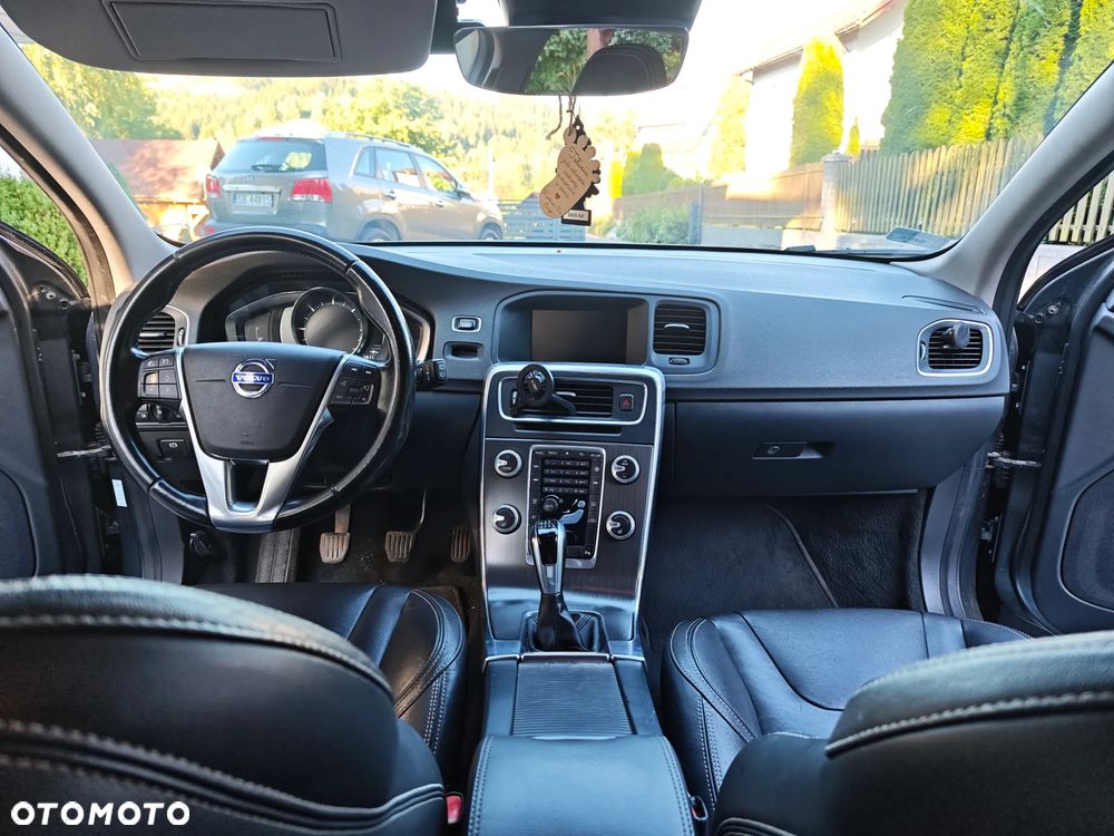 Volvo V60 D4 Drive-E Momentum - 8