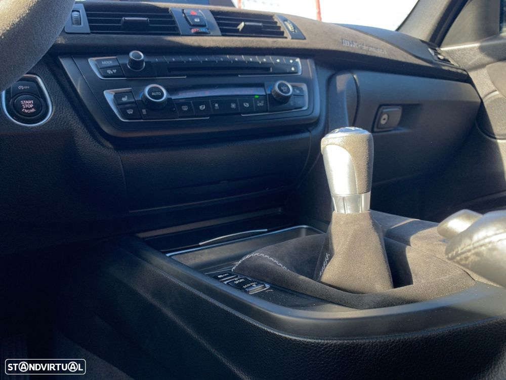 BMW 320 d Pack M - 30