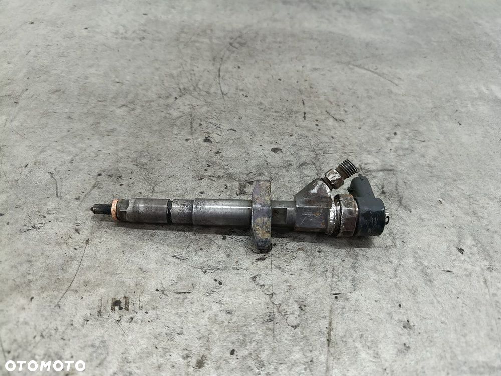 WTRYSKIWACZ RENAULT MASTER II 8200010075 0445110063  BOSCH 2.2 DCI - 5