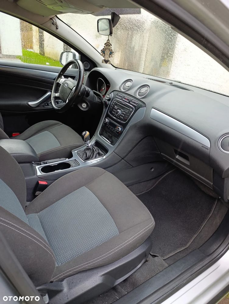 Ford Mondeo 1.6 TDCi ECOnetic Start-Stopp Ambiente - 20