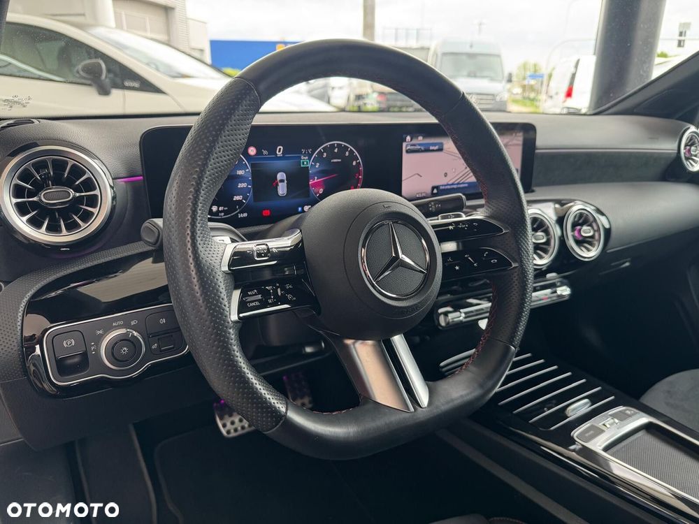 Mercedes-Benz Klasa A 200 AMG Line 7G-DCT - 16