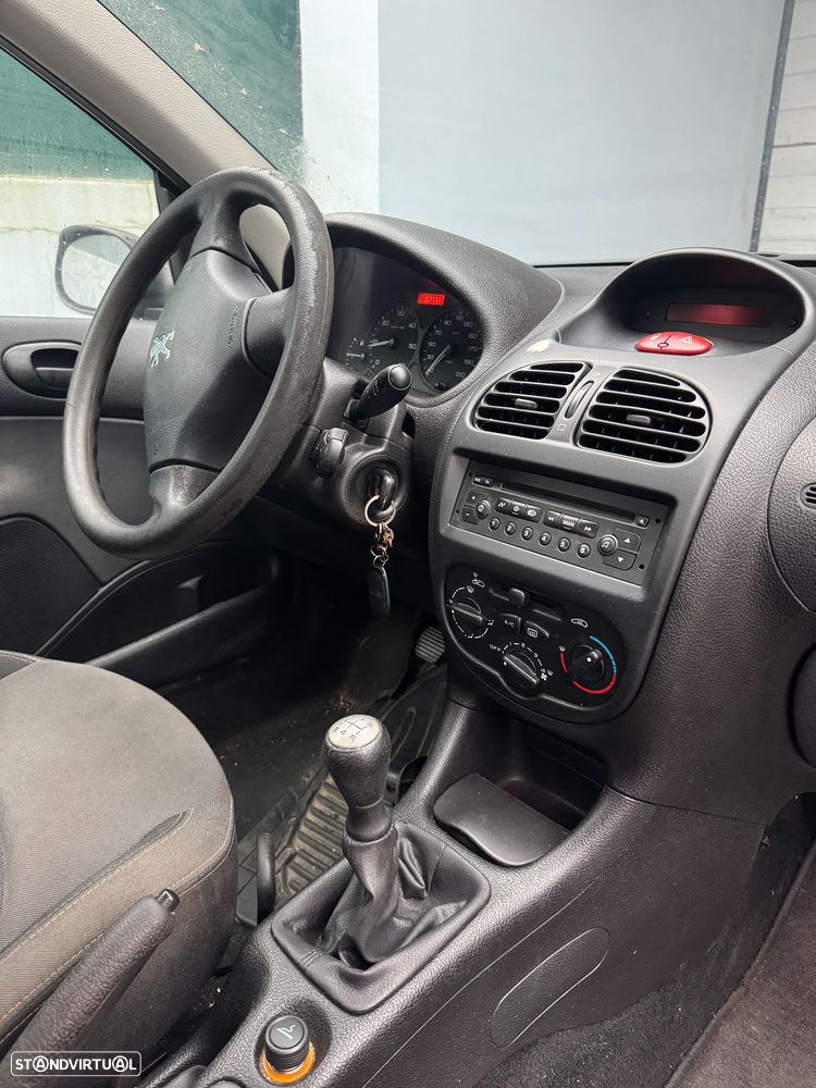 Peugeot 206 - 11