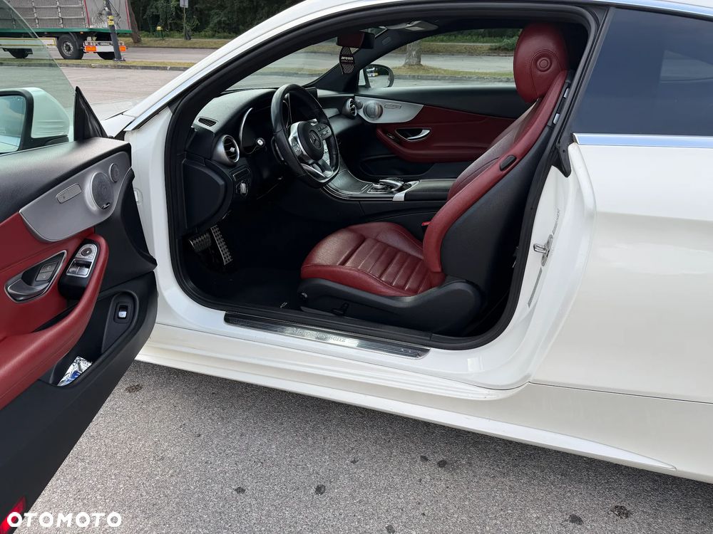 Mercedes-Benz Klasa C 300 d 4MATIC 9G-TRONIC - 20