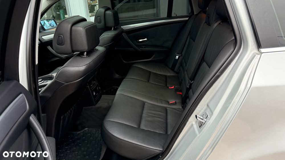 BMW Seria 5 520d Edition Exclusive - 30