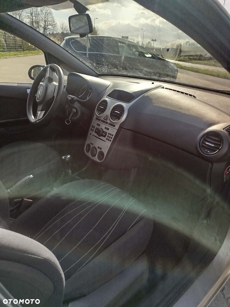 Opel Corsa - 11