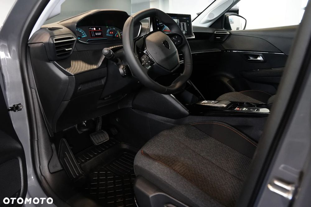 Peugeot 208 - 6
