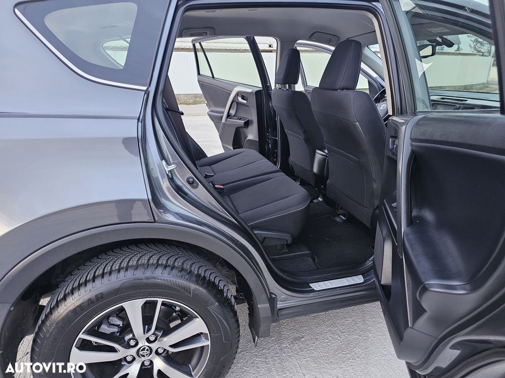 Toyota RAV4 - 24