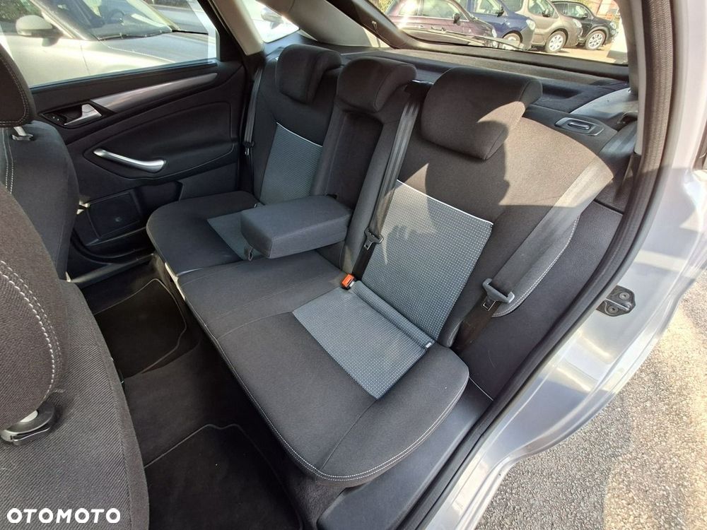 Ford Mondeo - 25