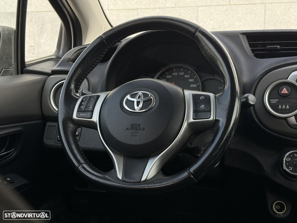 Toyota Yaris 1.4 D-4D Comfort — fotografia 8