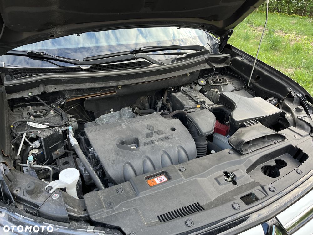 Mitsubishi Outlander 2.0 Intense + 4WD CVT - 14