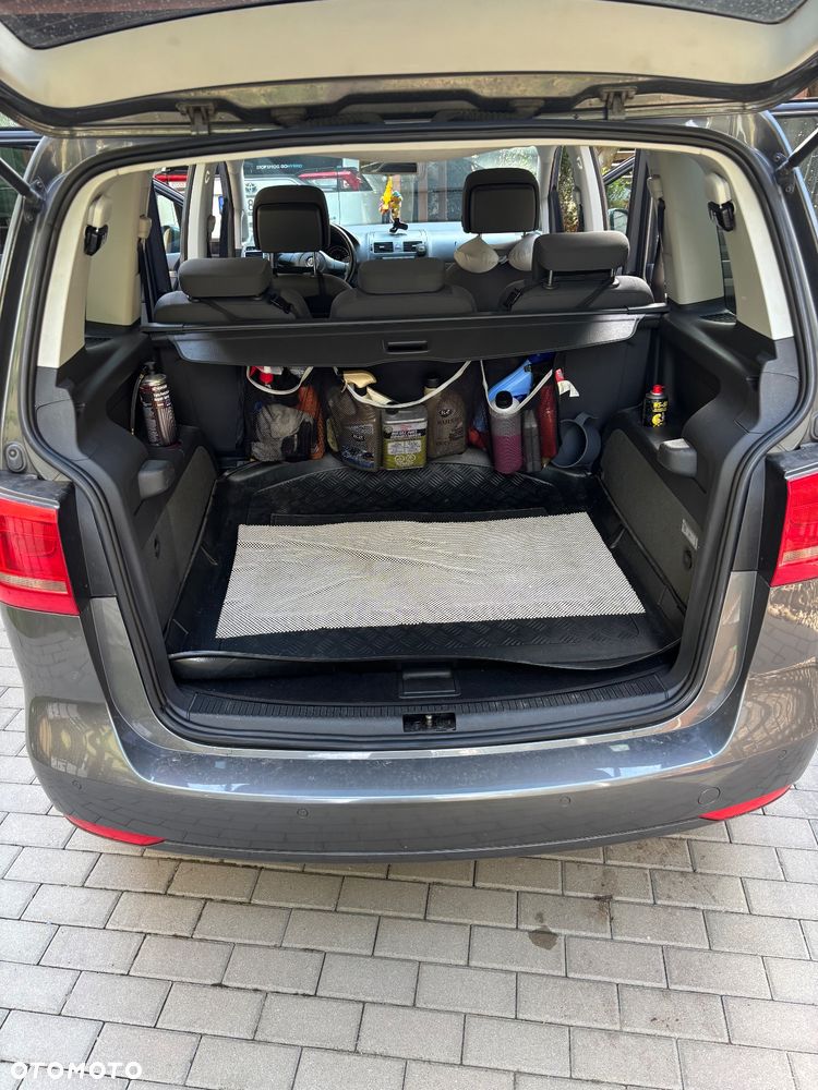 Volkswagen Touran 2.0 TDI DPF BlueMotion Technology Comfortline - 9