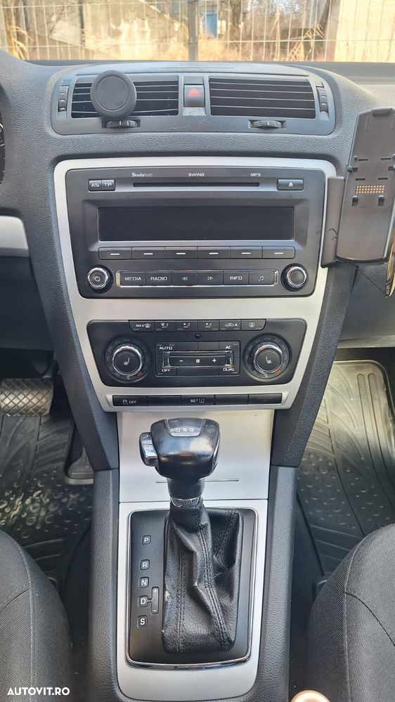 Skoda Octavia 1.6 TDI DPF DSG Ambiente - 13