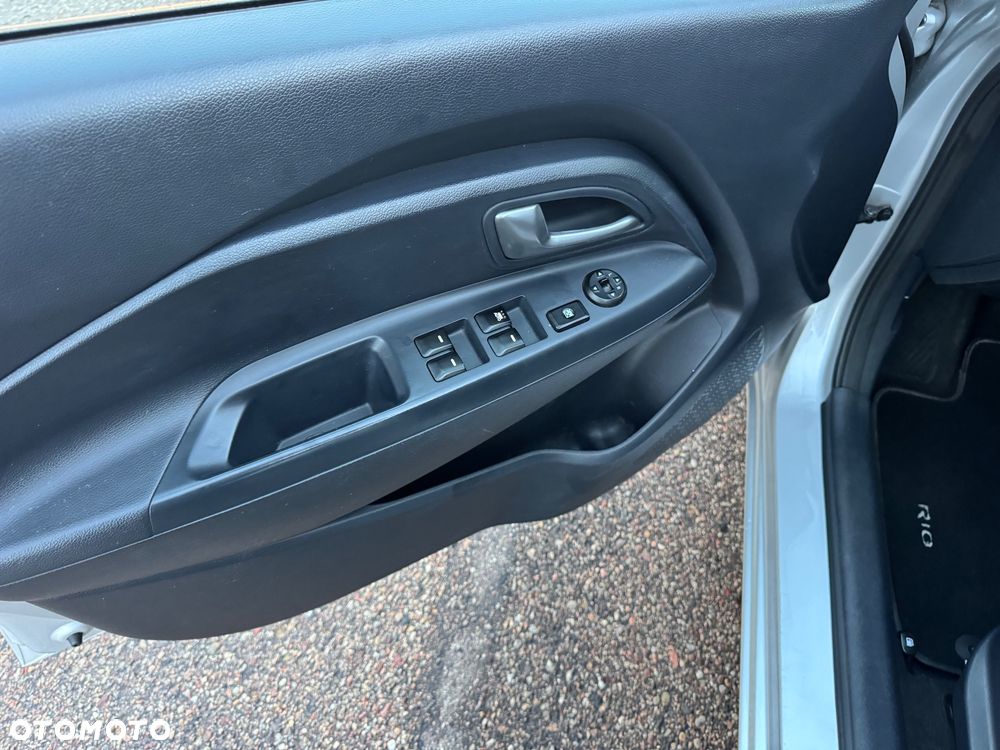 Kia Rio - 18