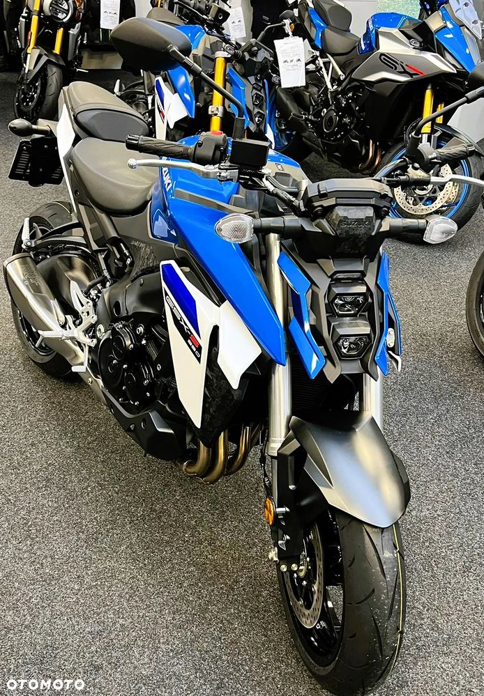 Suzuki GSX - 18