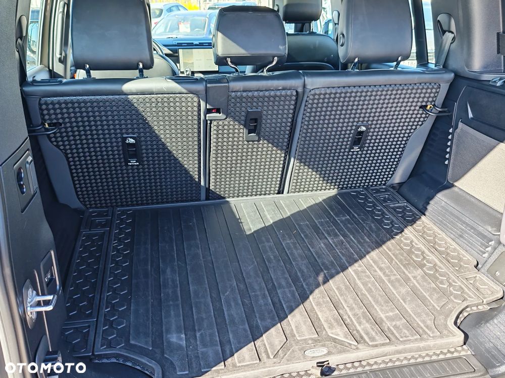 Land Rover Defender 110 D200 X-Dynamic HSE - 31