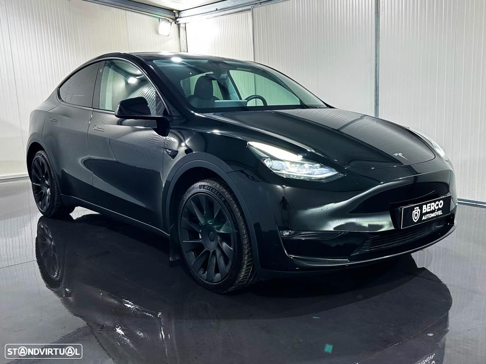 Tesla Model Y Long Range Dual Motor AWD - 4