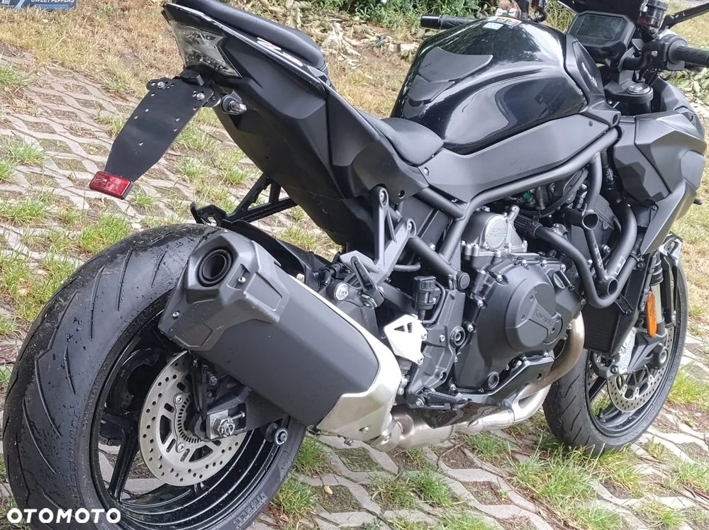 Kawasaki H2 - 8