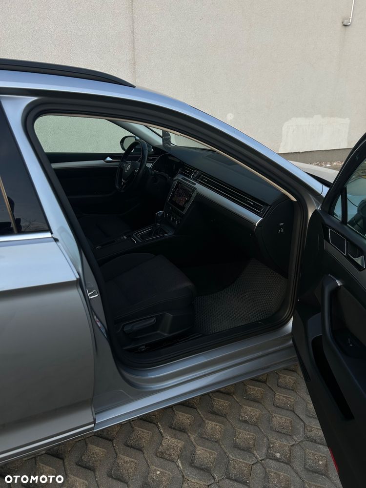 Volkswagen Passat 2.0 TDI SCR DSG Comfortline - 15