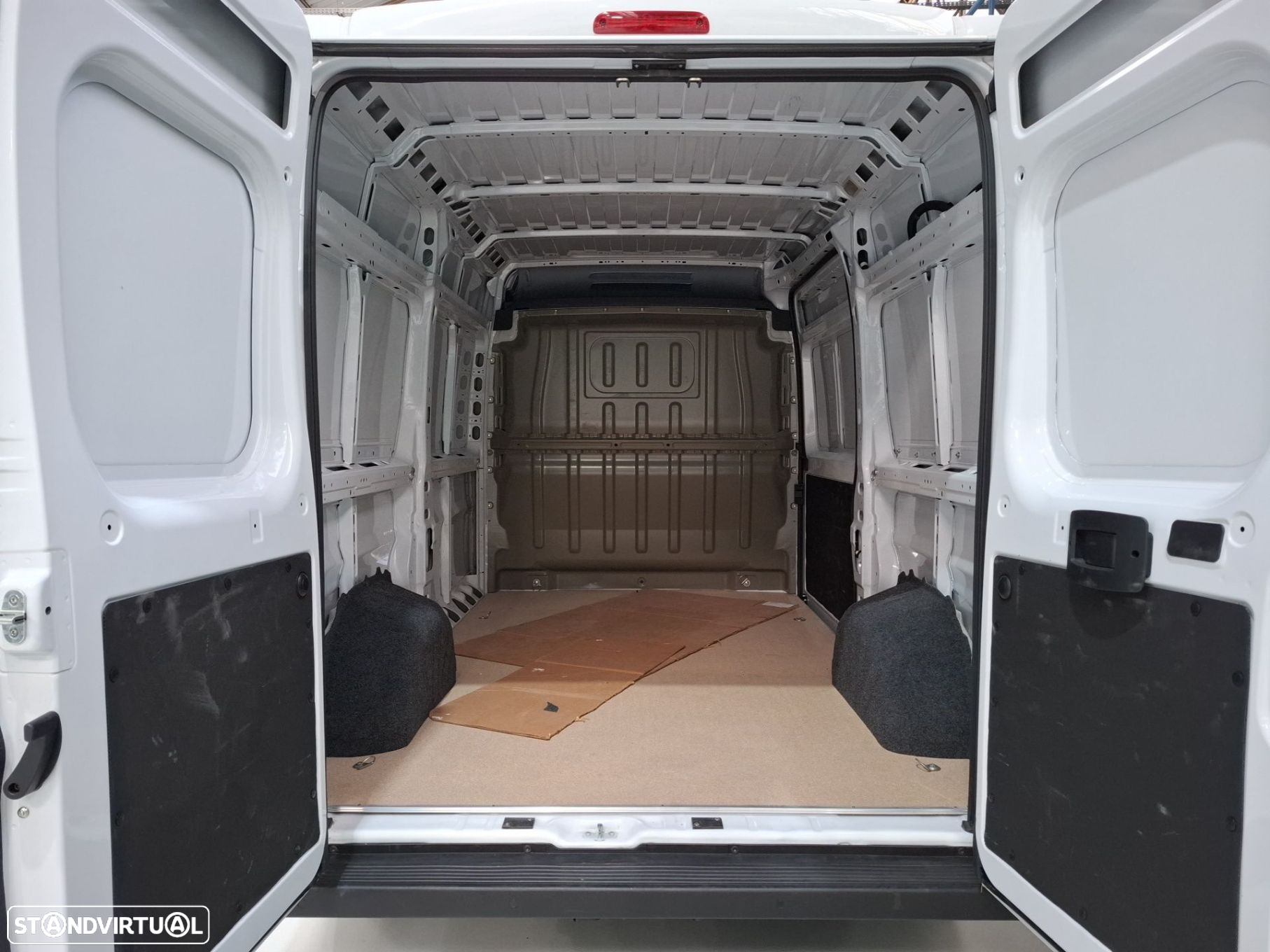 Peugeot Boxer 2.2 BlueHDi 140 S&S 333 L2H2 - 7
