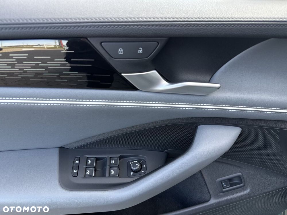 Volkswagen Passat Variant 2.0 TDI EVO Elegance DSG - 12