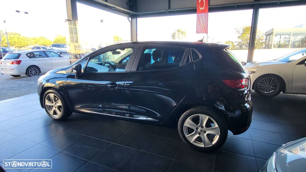Renault Clio 1.5 dCi Dynamique S - 8
