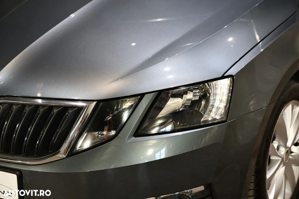 Skoda Octavia 1.6 TDI DSG Ambition - 33