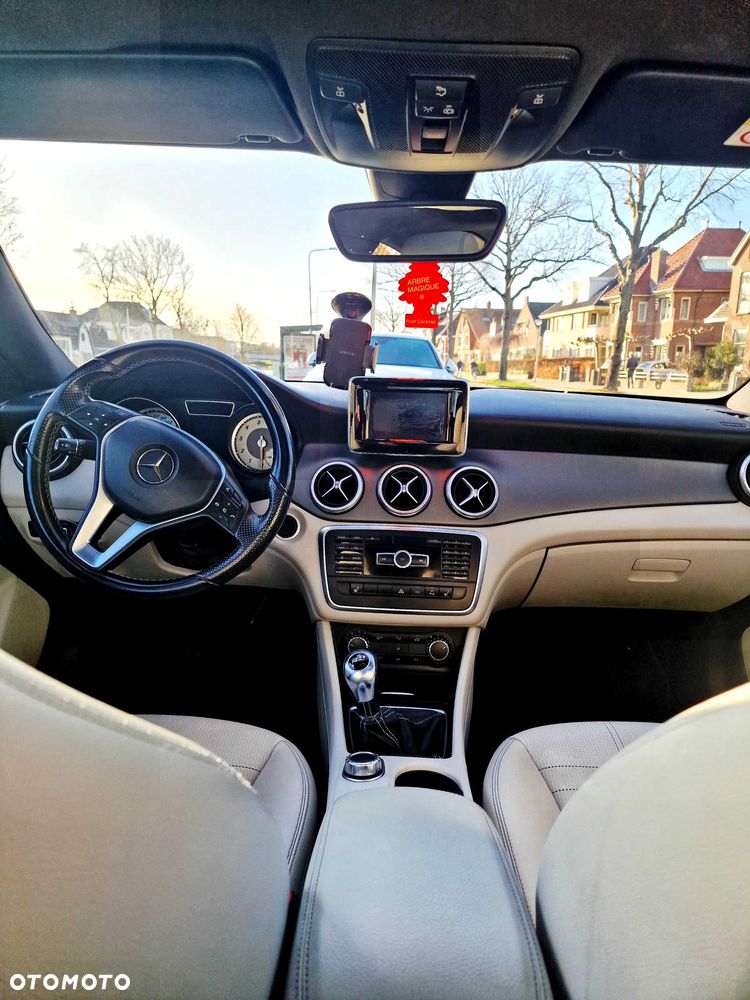 Mercedes-Benz CLA - 6