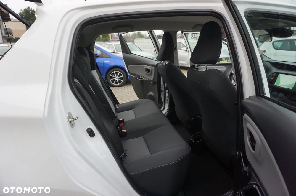 Toyota Yaris 1.0 VVT-i Team Deutschland - 30