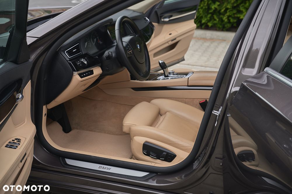 BMW Seria 7 750d xDrive - 22