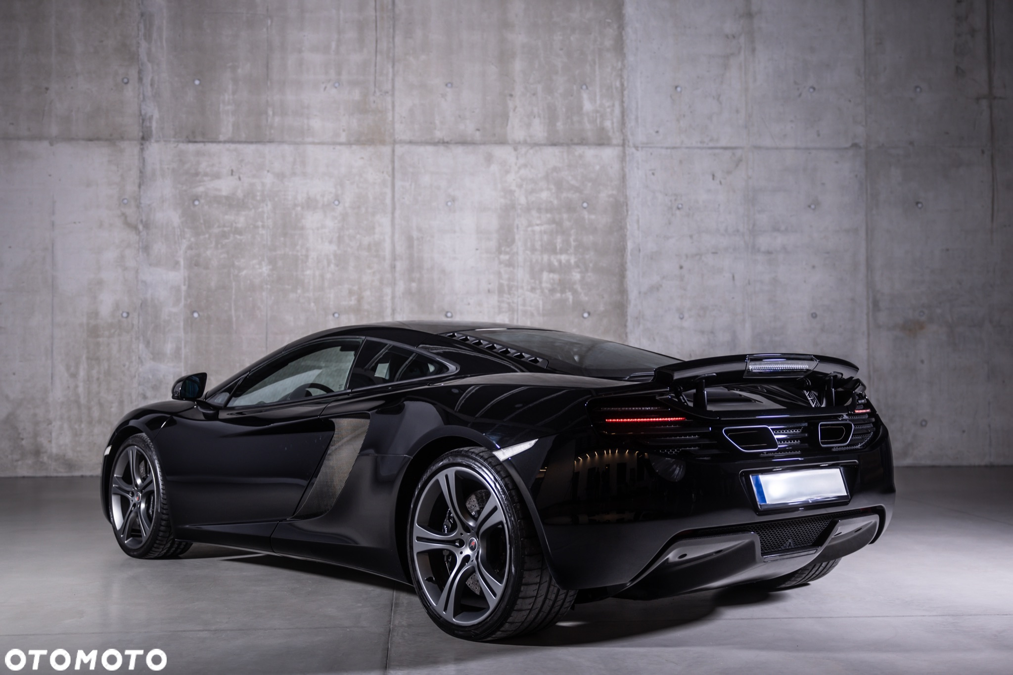 McLaren MP4-12C Coupe - 14