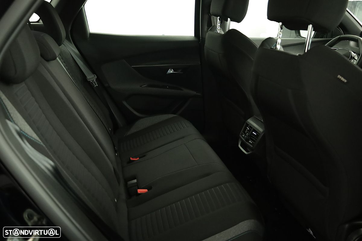 Peugeot 3008 1.6 Hybrid Allure e-EAT8 - 23