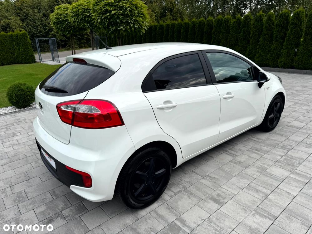 Kia Rio - 4