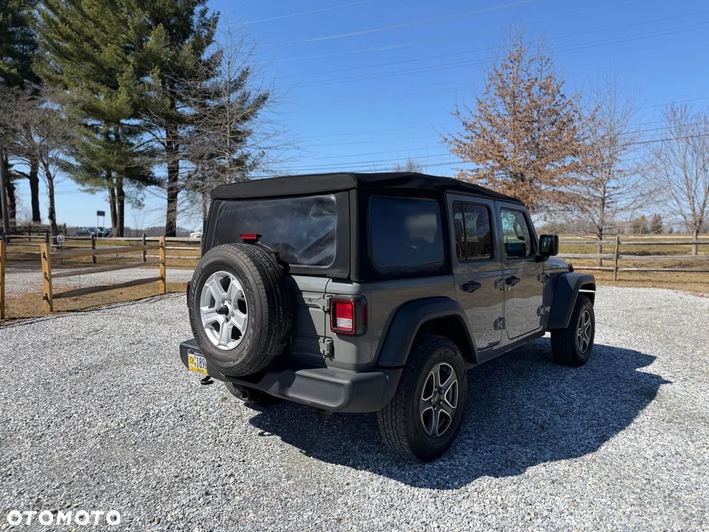 Jeep Wrangler - 11