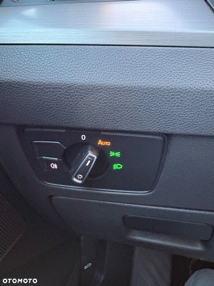 Volkswagen Passat 1.5 TSI EVO Elegance - 13