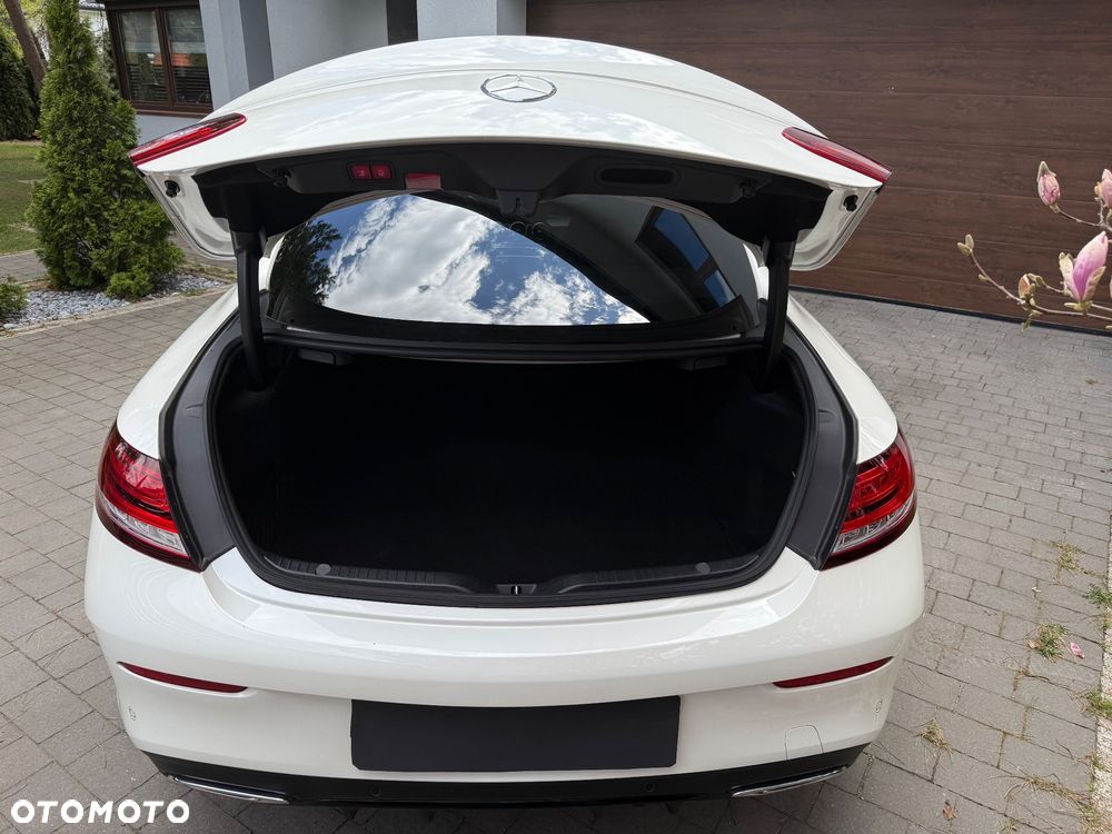 Mercedes-Benz Klasa C 220 d 4Matic 9G-TRONIC AMG Line - 9