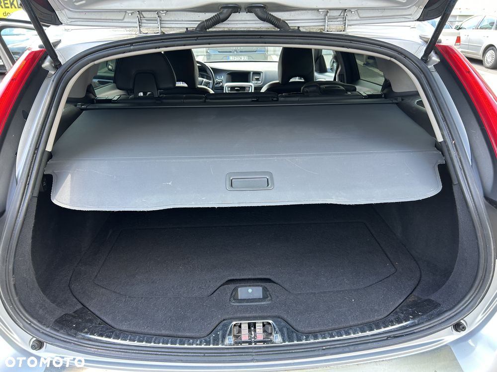 Volvo V60 Cross Country - 14
