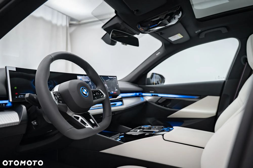 BMW Seria 5 530e xDrive PHEV M Sport - 29