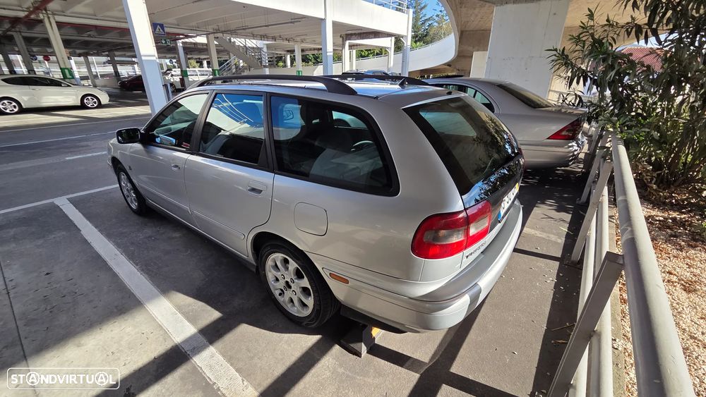 Volvo V40 1.6 - 2