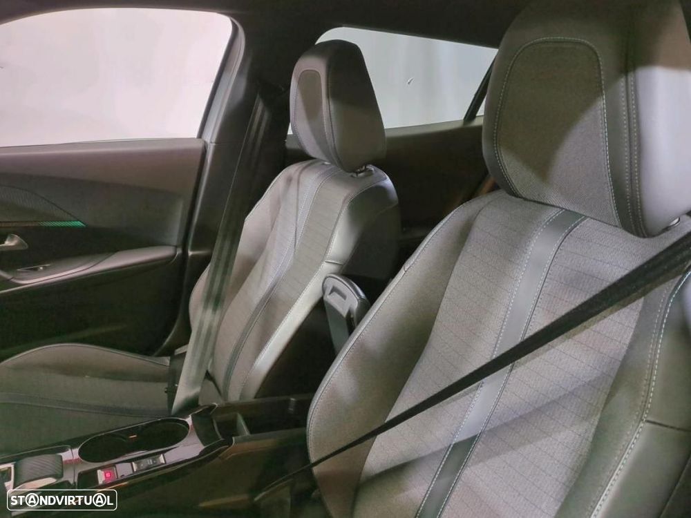 Peugeot 2008 1.5 BlueHDi Allure EAT8 - 3